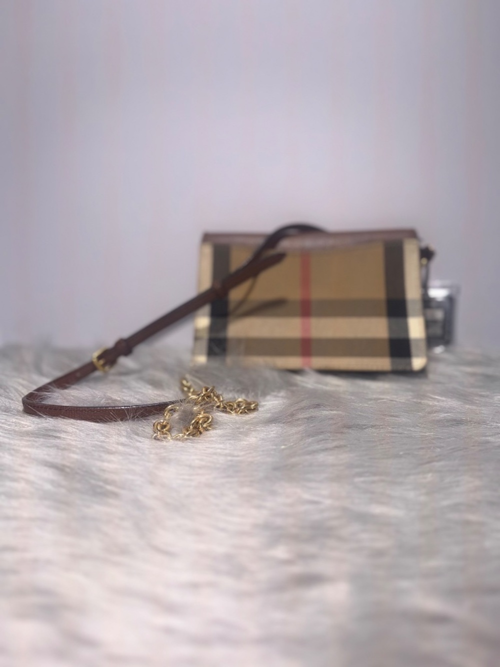 Burberry Hampshire Wallet on Chain w/COA - Picture 3 of 13